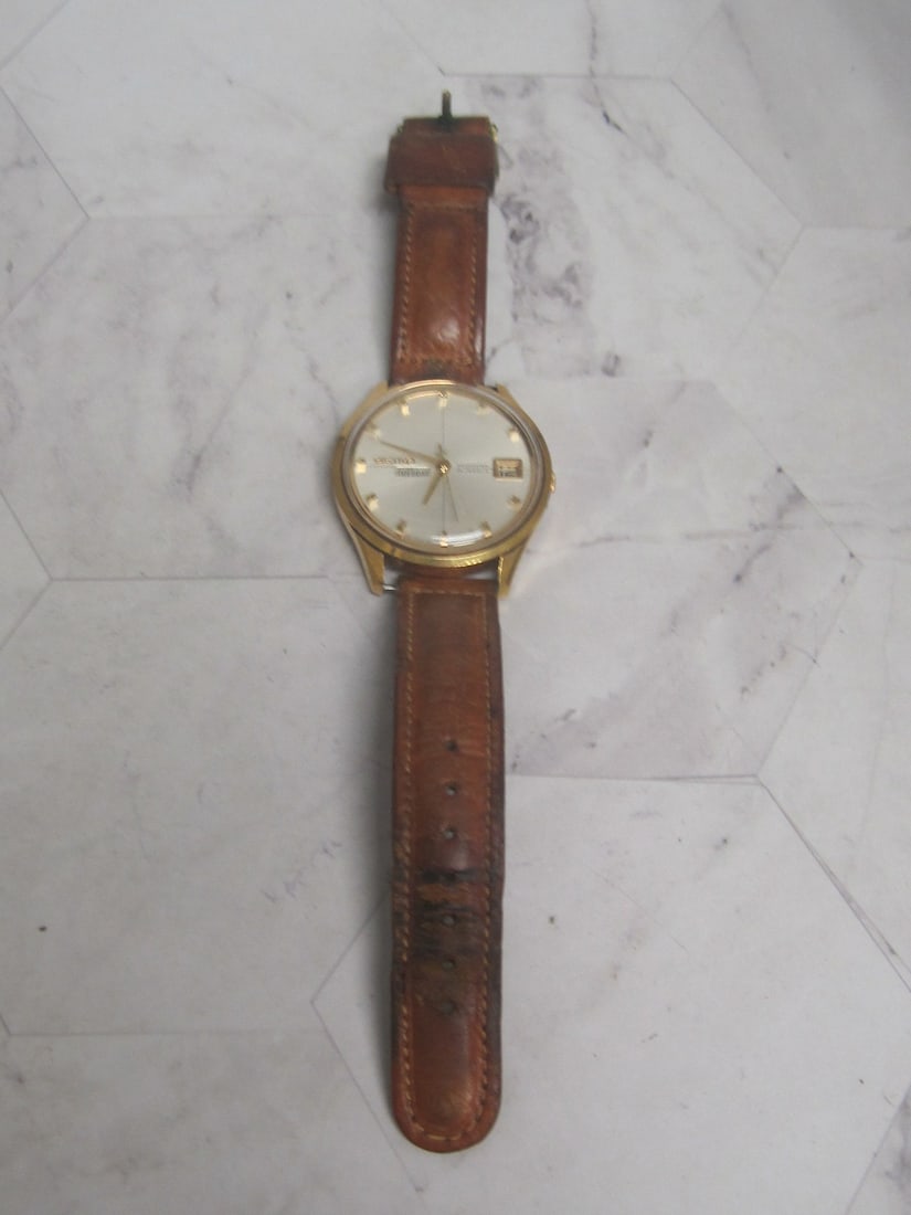 Men's Seiko Weekdater Sea Lion M55 Wristwatch: 26 Jewels. Leather Band. Working