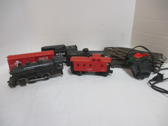 Old O Scale Lionel Electric Train Set: Includes Engine, Coal car, Oil tanker, Box Car, Caboose, track and transformer, Untested