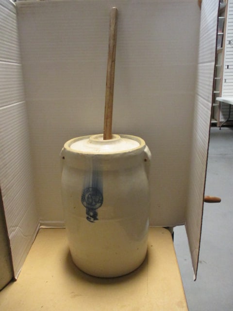 Vintage Louisville Pottery Co. "Blue Cherokee" or " Indian Head" 3 Gallon Stoneware Churn: 10"dia x 13 1/2"(28"h to top of wooden dasher)