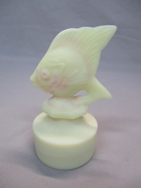 Fenton Burmese Uranium Glass Sunfish w/Label 4" (1 of 4)