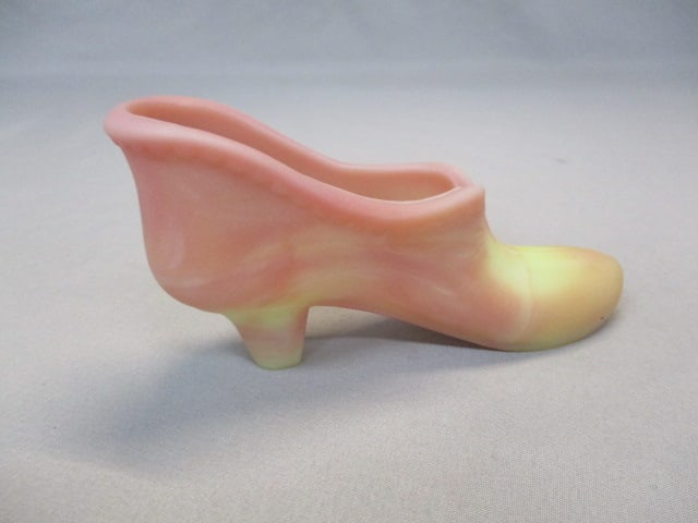 Fenton Burmese Uranium Glass Shoe: 4.5" x 2.5"