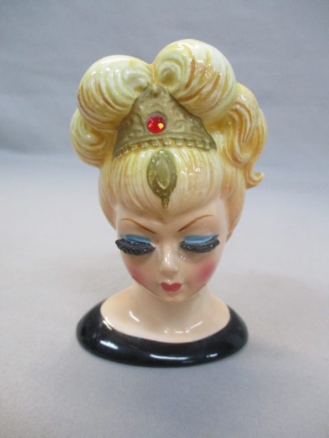 4"  Lefton  Lady Head Vase (1 of 6)
