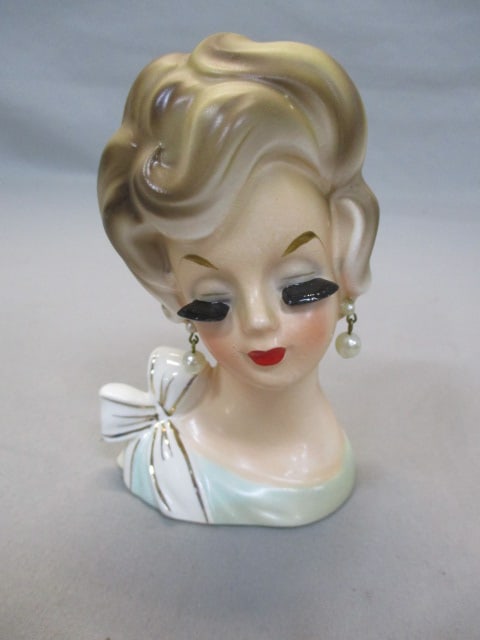 4.5"  Enesco  Lady Head Vase (1 of 7)