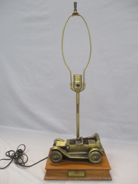 1960's Chevrolet Dealership Promotional Desk Lamp (1 of 9)