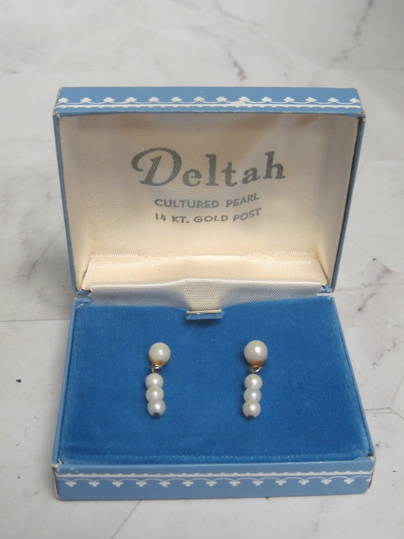 Pearl Earrings with 14k Gold Posts in Original 1950's Box (1 of 5)