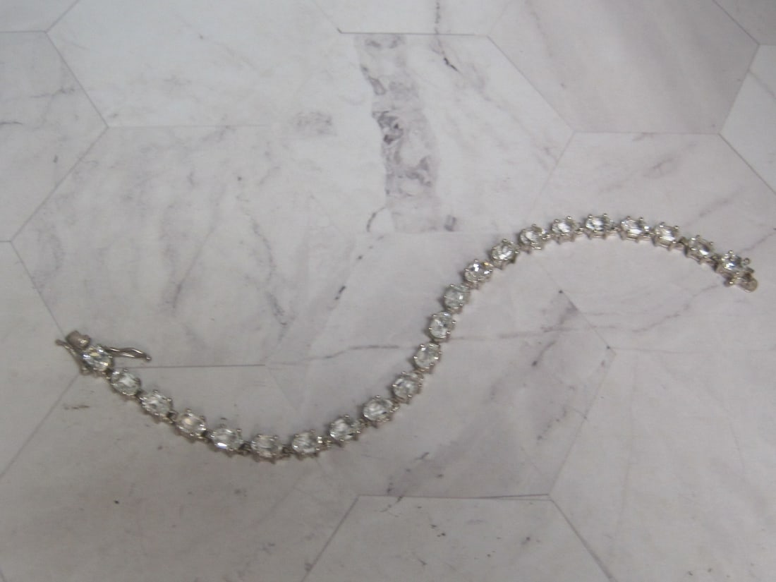 8" Sterling Silver and Quartz Bracelet: 22 Oval Gems- Weighs 20 grams