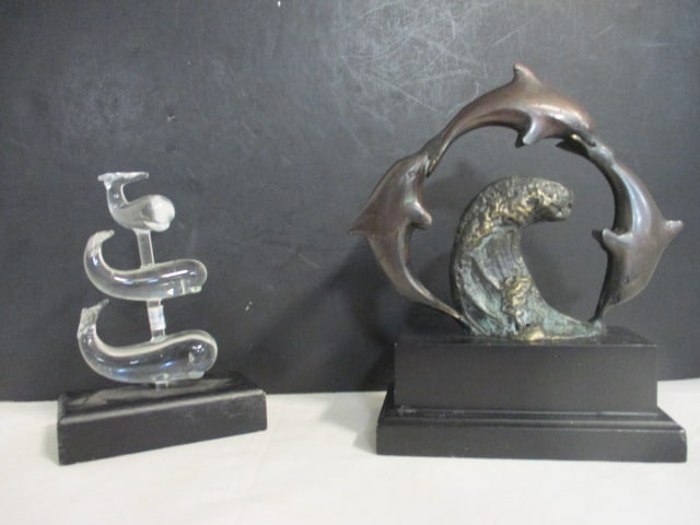 Langsam-Billig Acrylic Whales on Wood Sculpture and Metal Circle of Dolphins: Sculpture, 6" and 8"