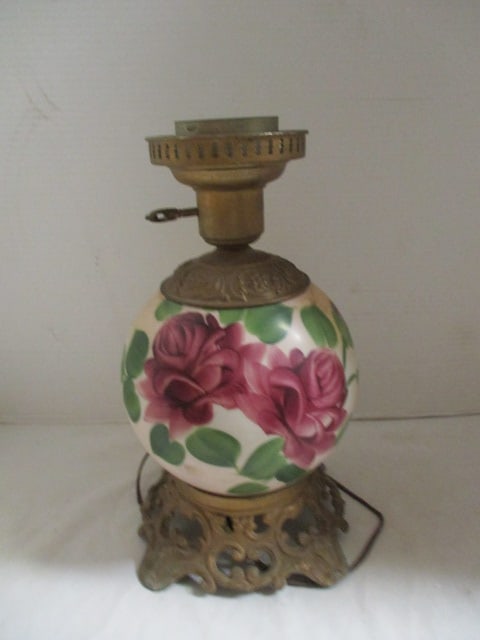 Vintage Gone With The Wind Globe Parlor Lamp Base (1 of 8)