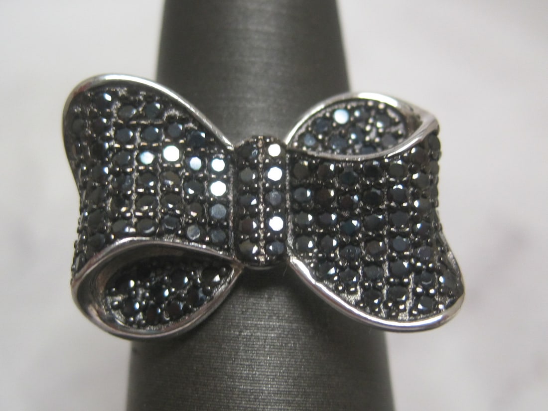 Rhodium over Sterling Silver 1.2 ct tw Black Spinel Bow Ring: Size 5