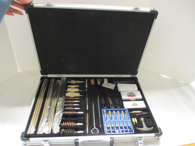 DAC Gunmaster Cleaning Kit in Metal Hardcase (1 of 10)