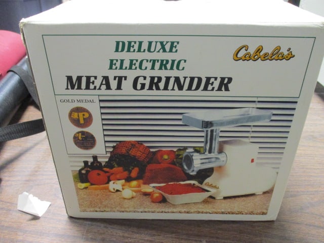 Cabela's Deluxe Electric Meat Grinder in Box (1 of 5)