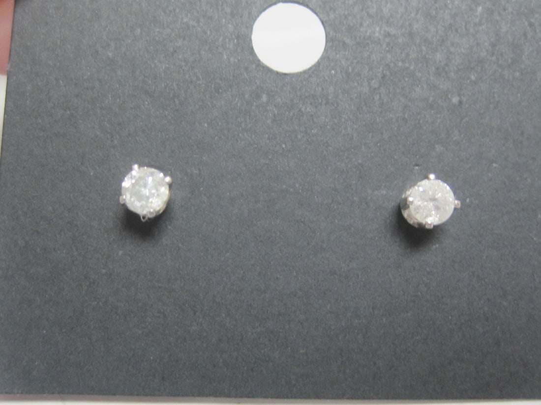 14k White Gold Diamond Stud Earrings: 1/2 carat total