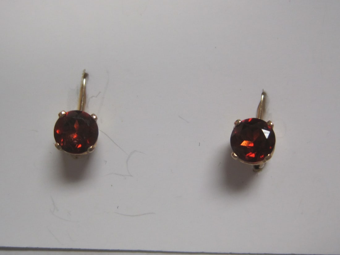 14k Gold Garnet Earrings: Rich 1 Carat oval gems