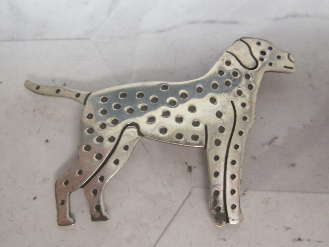 Sterling Silver Figural Pin of a Dog (1 of 4)