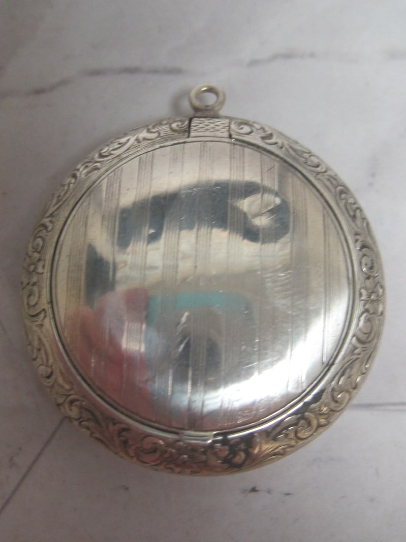 Art Deco Sterling Silver Compact Pendant (1 of 4)