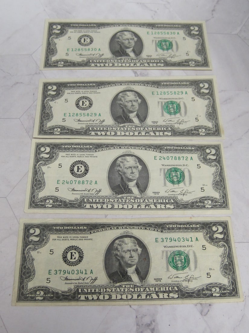 (4) 1976 $2 Bills (1 of 5)