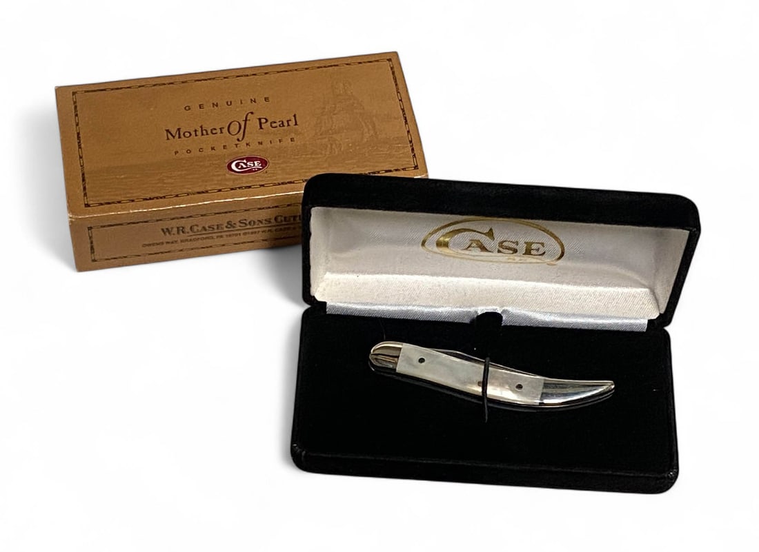 Genuine Mother-Of-Pearl Case XX 810096 SS Pocket Knife in Felt Case XX Case with Box: Excellent condition. See photos