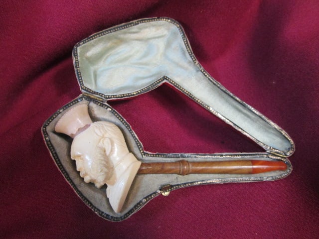 Antique Carved Royalty Figural Meerschaum Cigarette Pipe with Original Case (1 of 12)