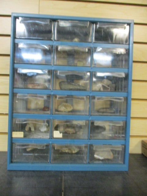 Large Specimen Box with Soapstone, Elah, and Many More: *see pictures and preview for condition