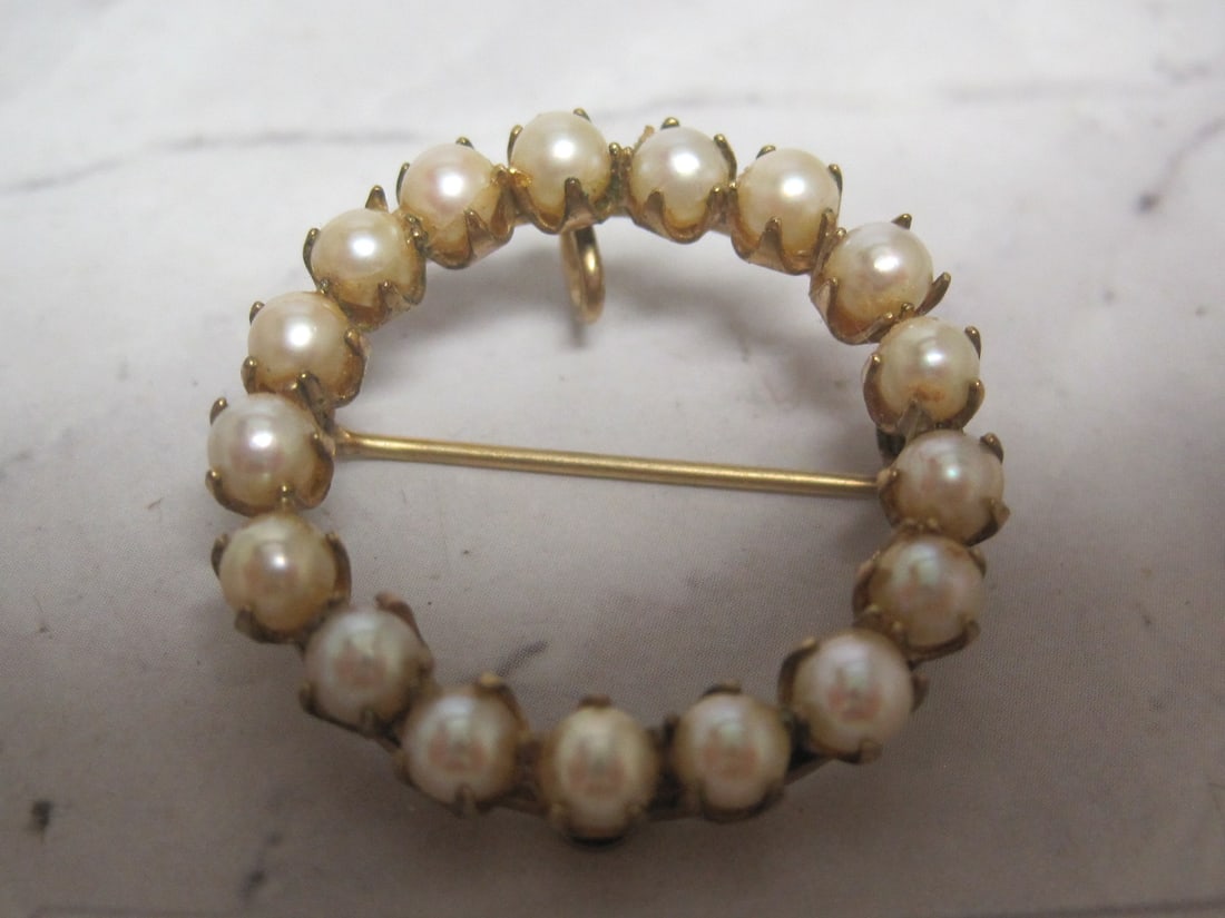 Antique Gold Filled Pearl Brooch: .