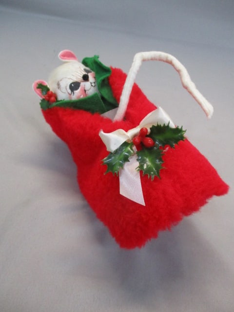 Annalee Dolls Mouse in Red Slipper (1 of 5)
