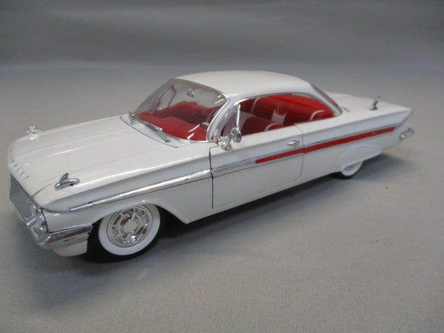 1961 Chevrolet Impala Diecast Car: .