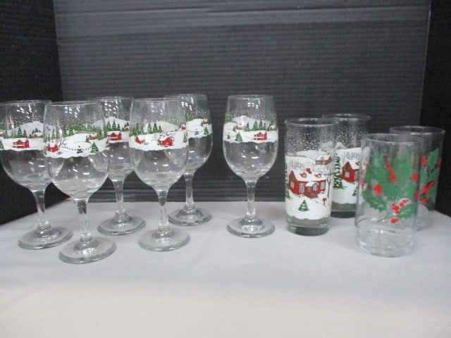 6 Vintage Libby Currier & Ives Christmas Village Goblets 6": 2 Glasses 6.5" - 2 Holly Berry Glasses 6"