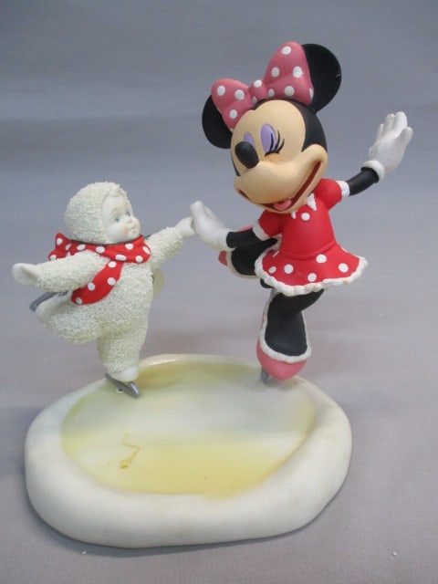 2003 Dept 56 "Minnie & Me Skating" Disney Collections 6.5": Snowbabies The Guest Collections