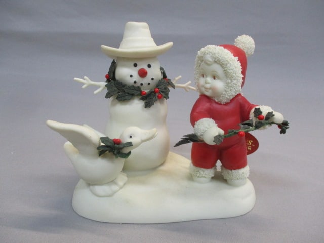 2003 Dept 56 "Holiday Decorating" Babies On The Farm: Snowbabies 5" x 5"