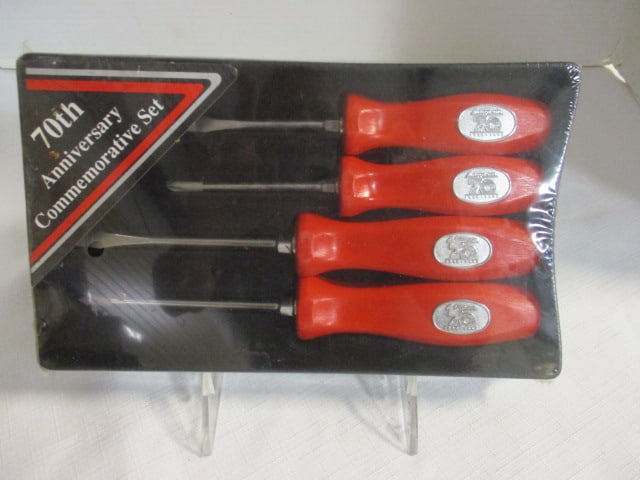 New Old Stock Snap-On 70th Anniversary Commemorative Screwdriver Set (1 of 2)