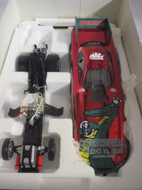 2000 Mac Tools Limited Edition "Gatornationals Mustang Funny Car" 1:24 Scale (1 of 2)