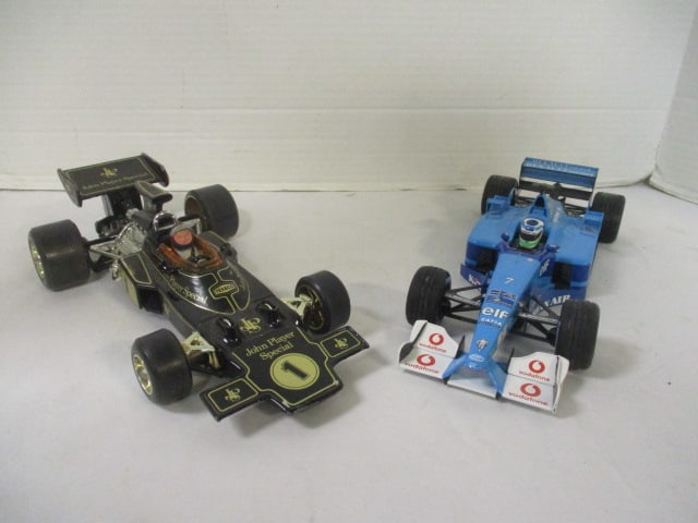 Gorgi "John Player Special" and MiniChamps "Fisico Renault Sport" Diecast (1 of 8)