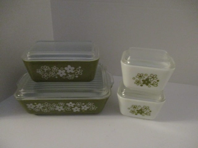 4-Piece Pyrex Refrigerator Dish Set with Lids (1 of 3)