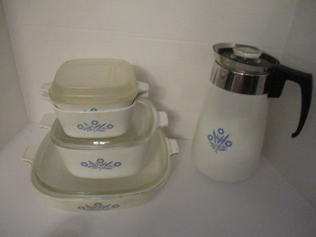 Corningware Cornflower Blue Percolator and 4 Dish Set (1 of 4)