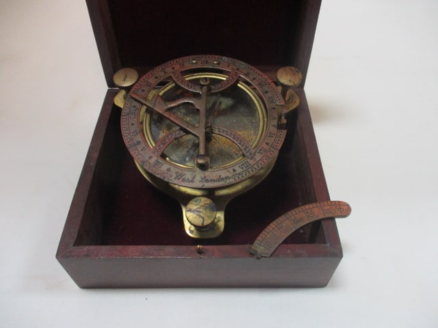 West London Brass Sundial Compass in Wood Box: 4"