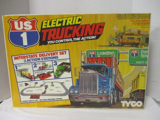 Tyco Electric Trucking Interstate Delivery Set in Box (1 of 5)