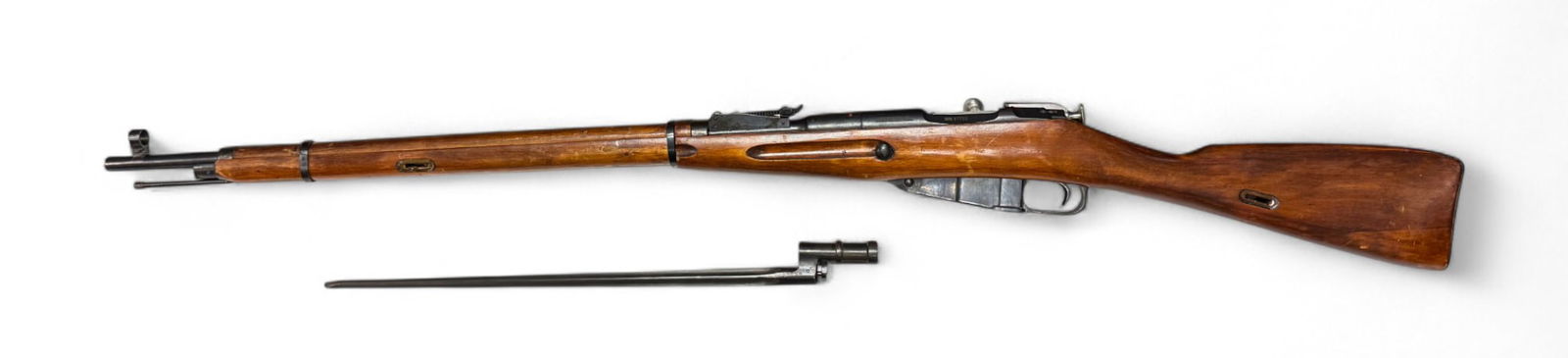 Excellent WWII 1939 Izhevsk M91/30 Mosin-Nagant 7.62x54R Bolt Action Rifle w/ Bayonet & Bottle: S#: HA1687 | All matching serial numbers on Receiver, Bolt, Magazine Plate, and Buttplate | Manufactured in 1939 by Izhevsk | Comes with Socket Spike Bayonet and Oil Bottle|||| CONDITION: Excellent. 9