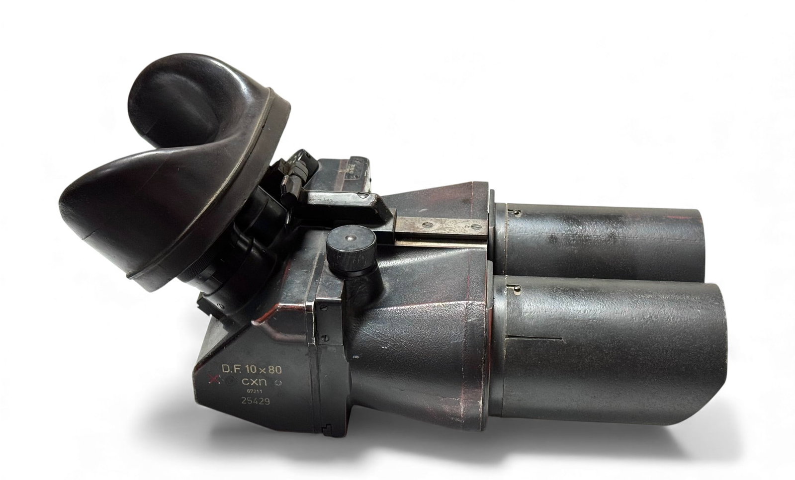 Original German WWII Luftwaffe D.F. 10x80 Large Spotting Flak Binocular Optics by Emil Busch: They are marked “D.F. 10 X 80/X cxn O/67211/25429” D.F. Is the abbreviation for Doppelfernrohr(double telescope), with 10 x 80 indicating the magnification power of the optics. The German 
