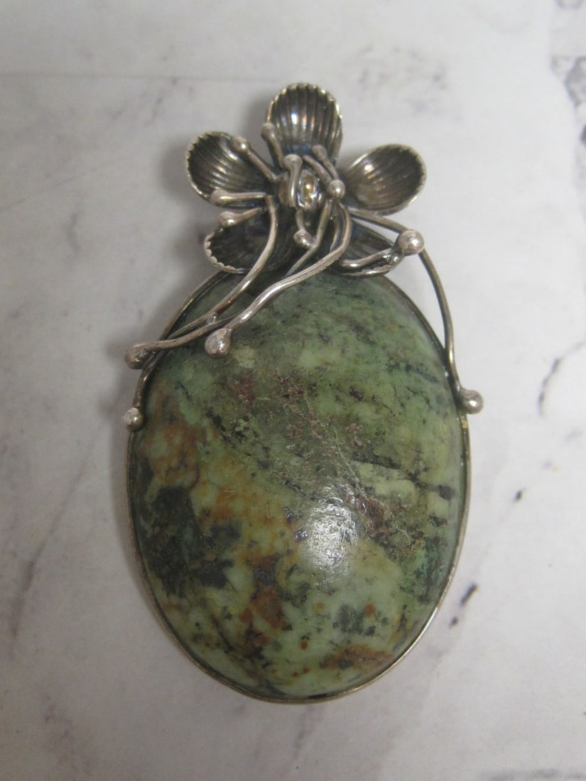 Sterling Silver Green Jasper Pendant: .