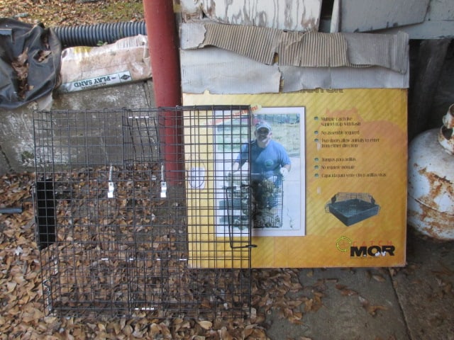 New Old Stock The Squirrelinator Model 90000 Live Animal Trap (1 of 7)