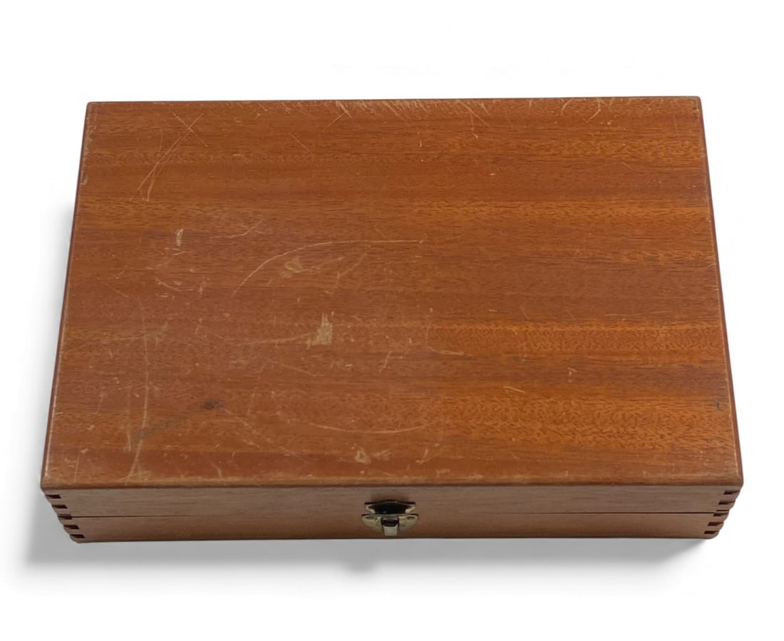 Smith & Wesson Wooden Display Case with Foam Insert - Includes Screwdriver & Cleaning Rod (1 of 5)