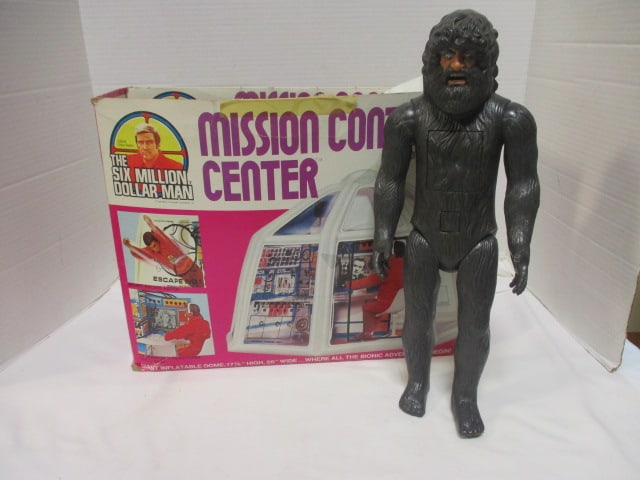 Kenner Million Dollar Man Mission Control Center in Box, (1 of 13)