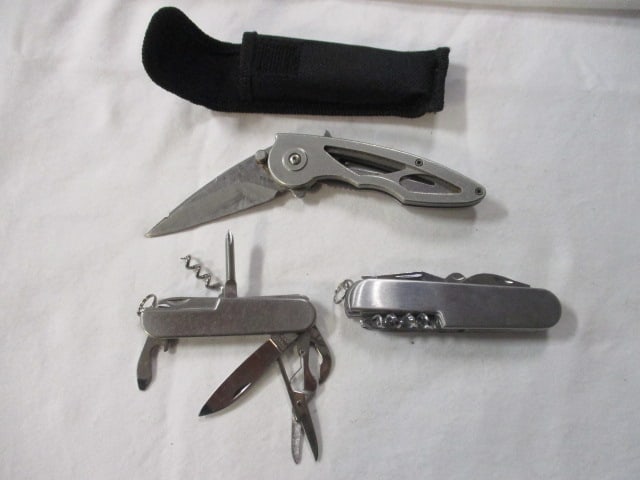 3 Utility Knives - 1 Buck and 1 with Nylon Sheath (1 of 7)
