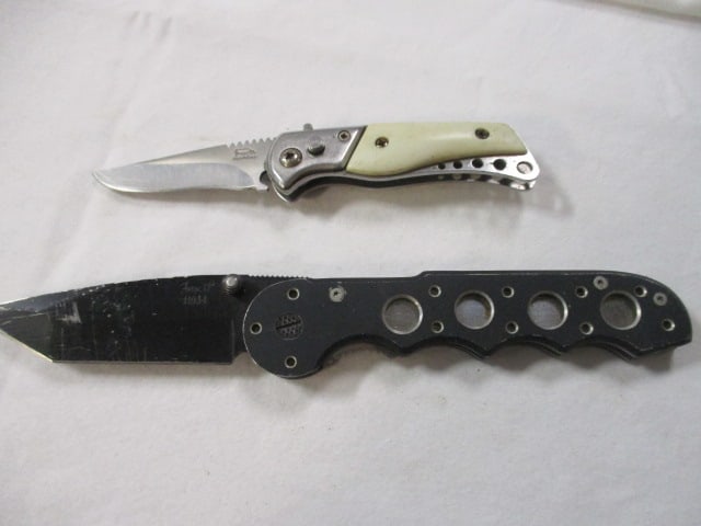 Fury 11034 Lock-Back Folding Knife and Small Shadow Cat Switchblade Knife (1 of 6)