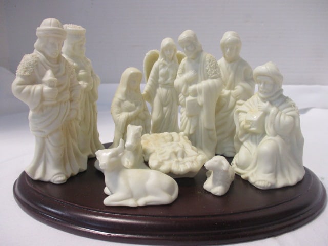 Vintage Small White Bisque Ceramic 11-Piece Nativity Set on Wood Base: 1 1/4" to 4"