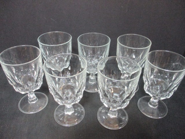 Arcoroc Clear Stem Water/Wine Goblets (Lot of 7): .