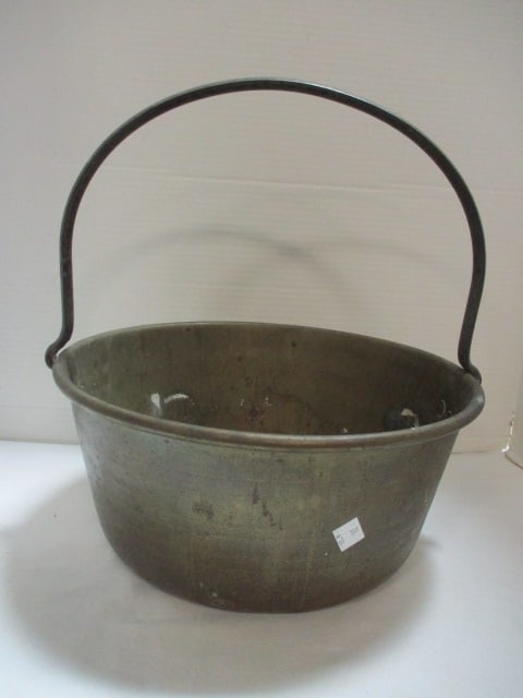 Vintage Handled Copper Pot (1 of 5)