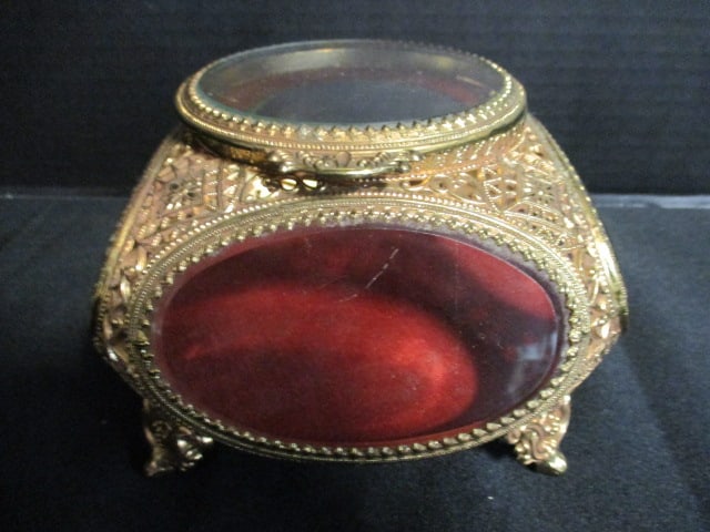 Vintage Gold Tone Filigree Trinket Box with Beveled Glass Top and Sides: 6 1/2" x 6 1/2" x 4"