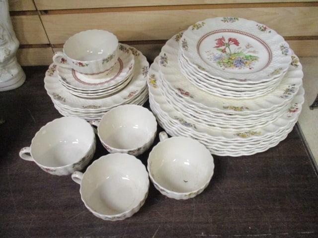 38 Pieces of Copeland Spode "Rosalie" in Chelsea Wicker Shape Dinnerware: (7)10 5/8" plates, (8)9" plates-hairline cracked, (7)6 1/2" plates, (7)7 3/4" plates, (4)saucers, (5)cups. All have crazing