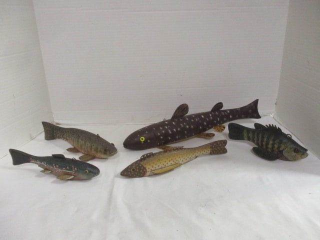 Five Vintage Folk Art Hand Painted Carved Wood Fish Decoys (1 of 10)